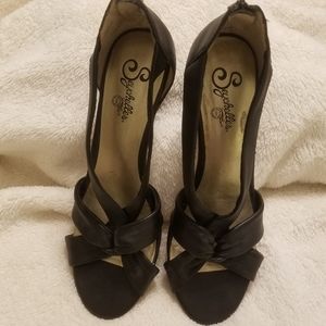Seychelles black heeled sandals